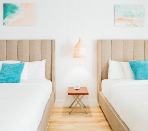 The Belmont Shore Inn