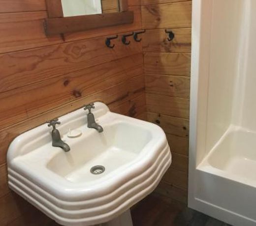 Somerset Beachside Cabin And Caravan Park