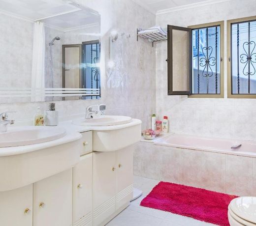 Villa Maria Portals Nous, by Priority