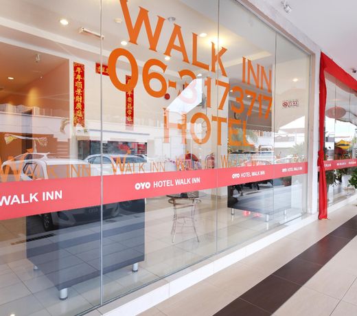 OYO 582 Hotel Walk Inn