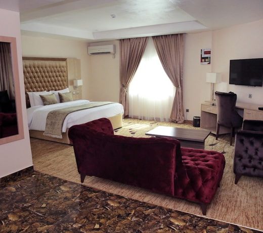 BON Hotel Elvis