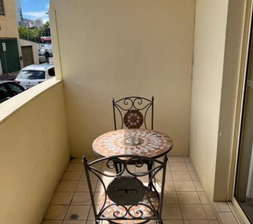 ADELAIDE CENTRAL APARTMENT - 3BR, 2BATH & CARPARK