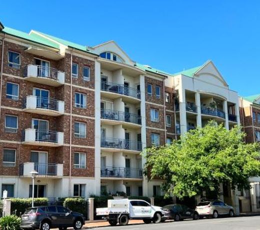 ADELAIDE CENTRAL APARTMENT - 3BR, 2BATH & CARPARK