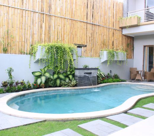 Rusty Seminyak