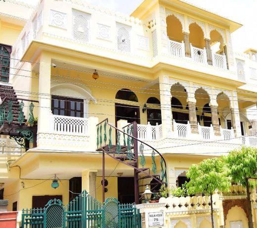 Padlia House