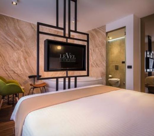 Level Luxury Suites