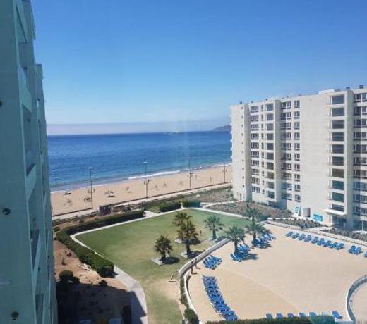 Papudo Laguna con vista al mar