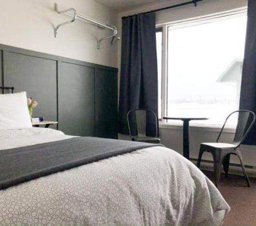 The Bayview Motel - Fort France, ON - Lakeside Motel