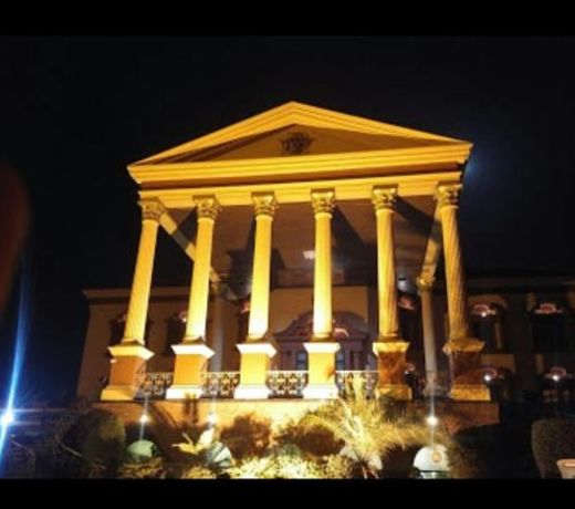 Garvaish Luxury Hotel