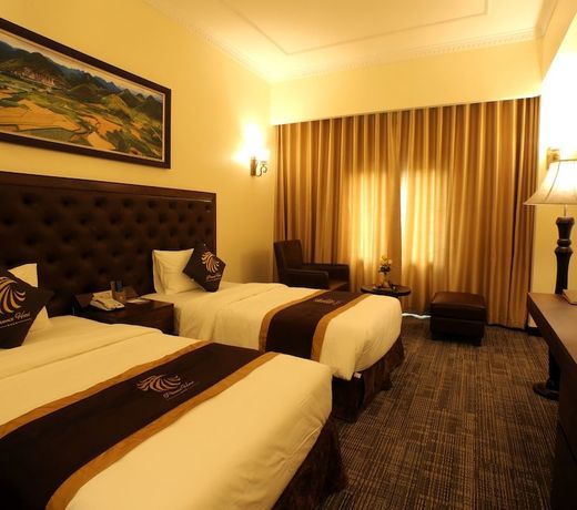 Phoenix Hotel