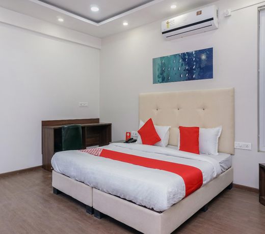 OYO I Suites