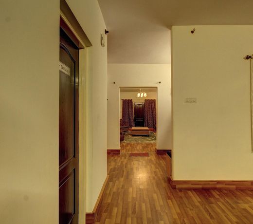 OYO 24935 Aiwan E Ashraf Suites