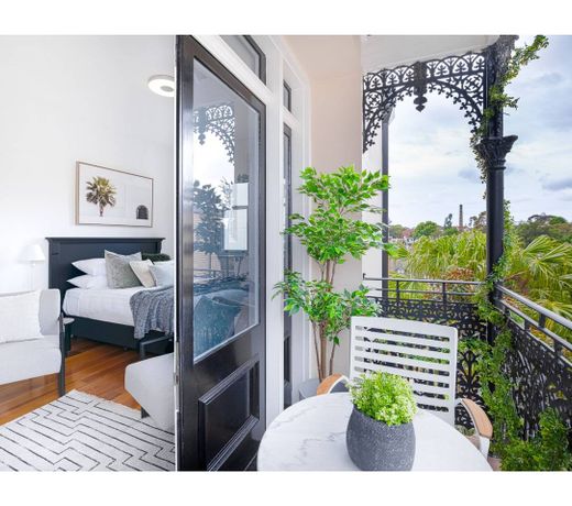 Designer Styled Studio in Central Trendy Glebe