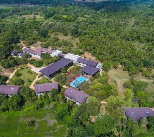 Tropical Life Resort and Spa