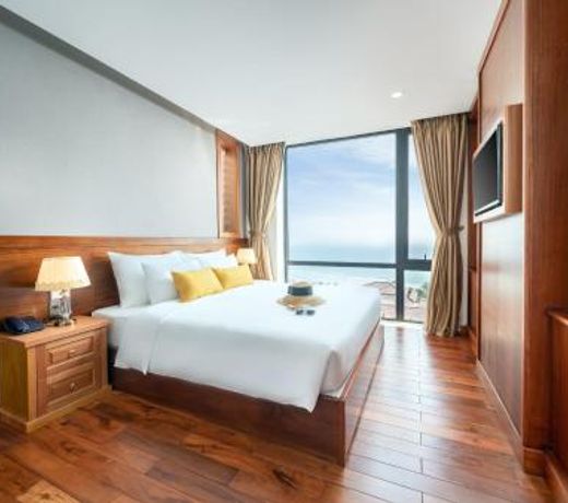 Sunny Ocean Hotel & Spa