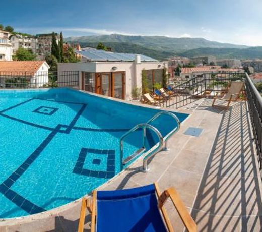 Hotel Twelve by Aycon
