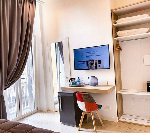 Napoli Squares Suites