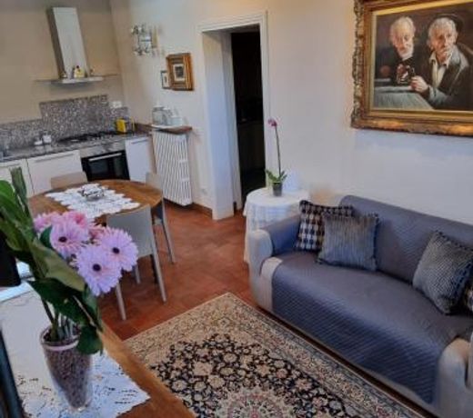 Rustico Ristrutturato vicino al centro con parcheggio