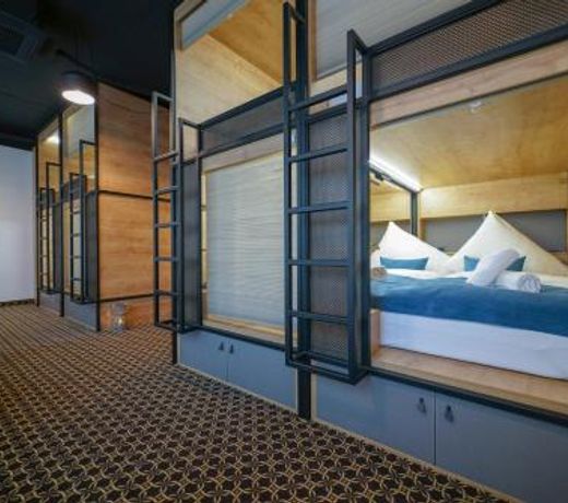 CHORS like a hotel - 1st World NFT Block & Art Capsule Hostel MetaCHORS