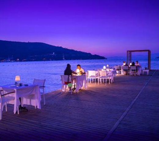 Moyo Luxury Hotel & Beach