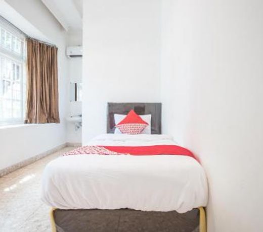OYO 332 Residence G17 Kemang