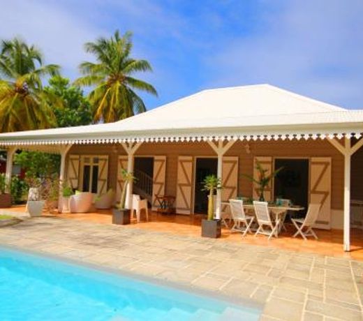 Villa avec piscine au Cap Est (MQFR35)