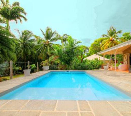 Villa avec piscine au Cap Est (MQFR35)