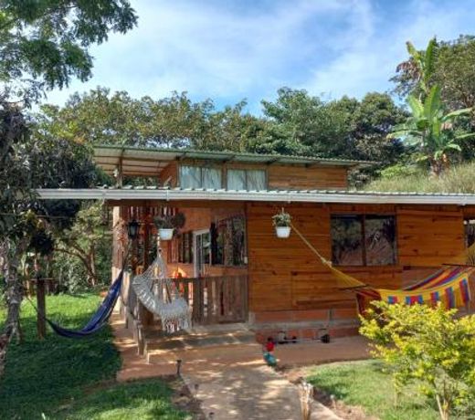 LA CASA DEL BOSQUE Via SALADITO