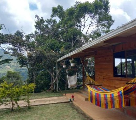 LA CASA DEL BOSQUE Via SALADITO