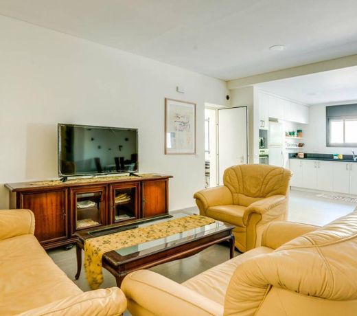 Luxury apartment next to the beach