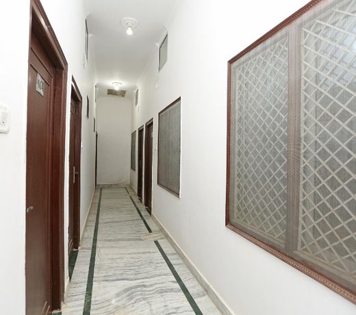 OYO 25043 Hotel Karma