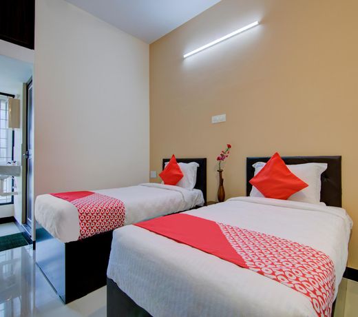 OYO Flagship 24147 Royal Stay