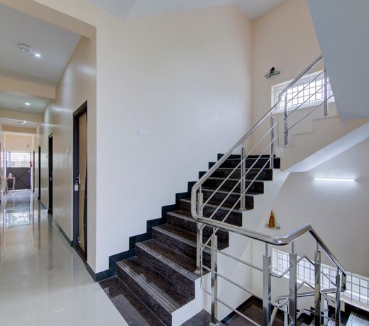 OYO Flagship 24147 Royal Stay