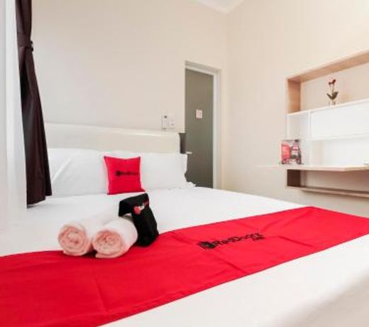 RedDoorz near Soekarno Hatta Airport