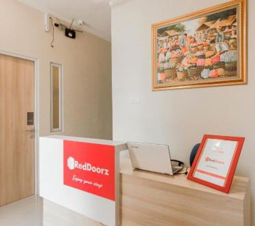 RedDoorz near Soekarno Hatta Airport