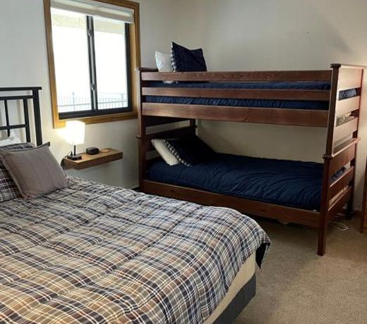 Recently Updated Plaza Condo Condo