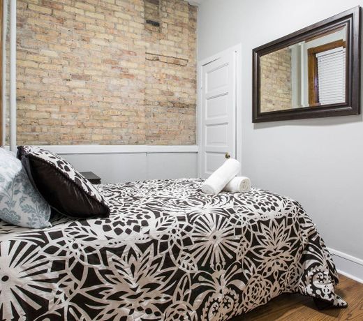 Cozy Depaul 2bdr Near Train, University and Cubs