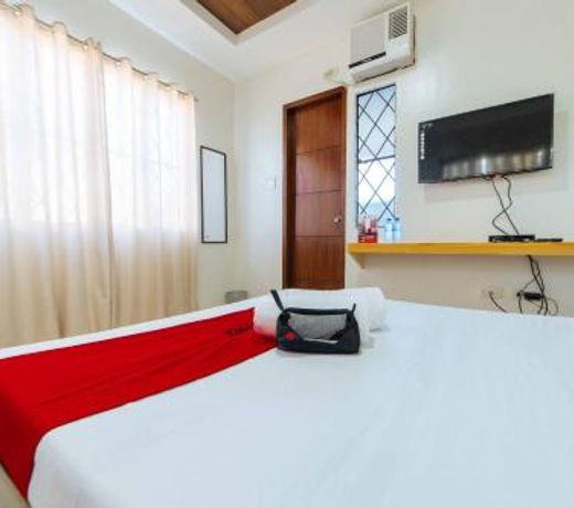 RedDoorz Plus @ Casa Lucia Sindalan San Fernando City Pampanga