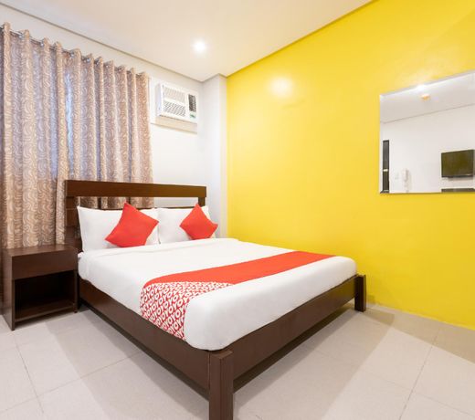 OYO 121 Nakpil Hotel