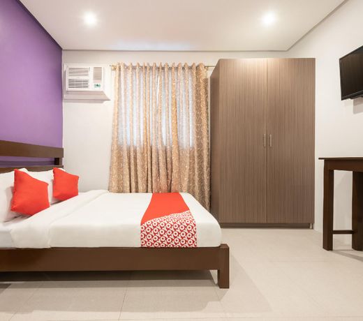 OYO 121 Nakpil Hotel