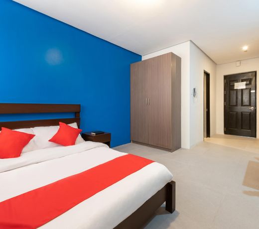 OYO 121 Nakpil Hotel