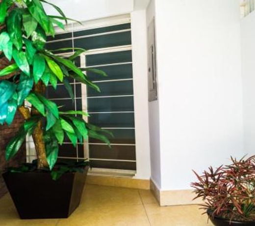 CAPITAL OLowe Suites
