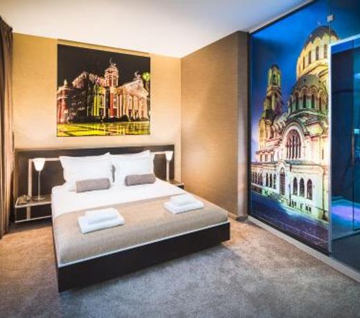 Central Point Boutique Hotel