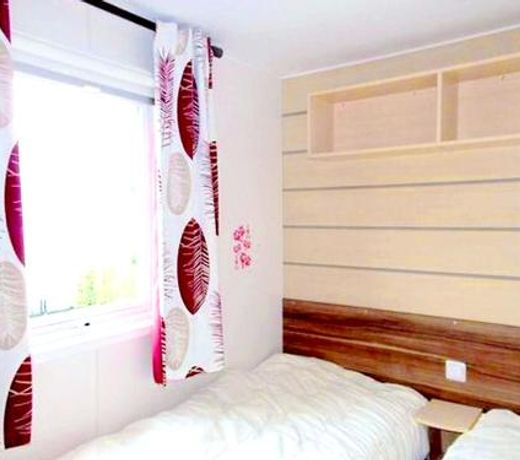 Bungalow de 3 chambres avec piscine partagee jardin amenage et wifi a Gastes a 1 km de la plage