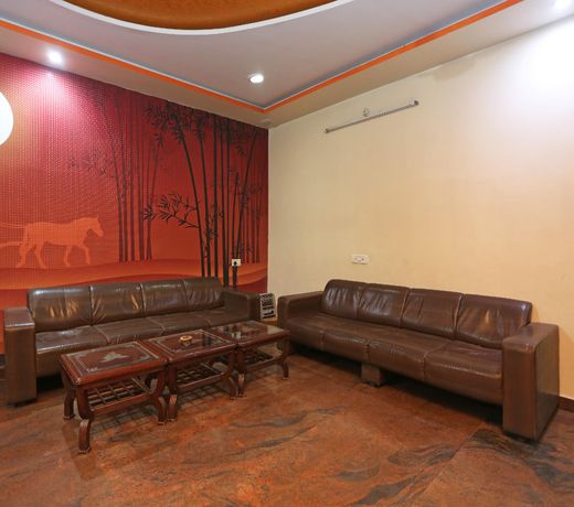 OYO 26823 Hotel Krishna Greens