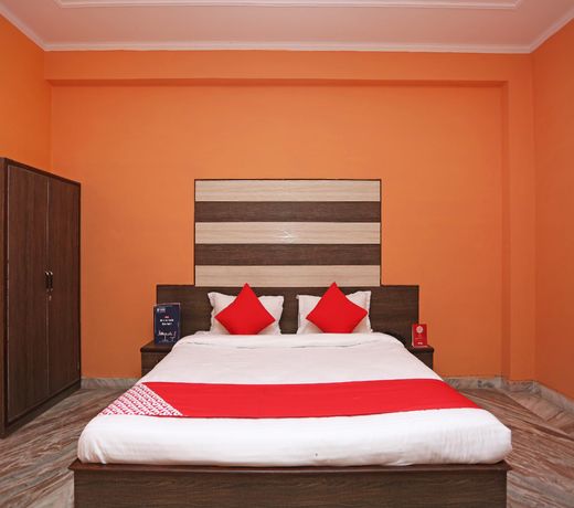 OYO 26823 Hotel Krishna Greens