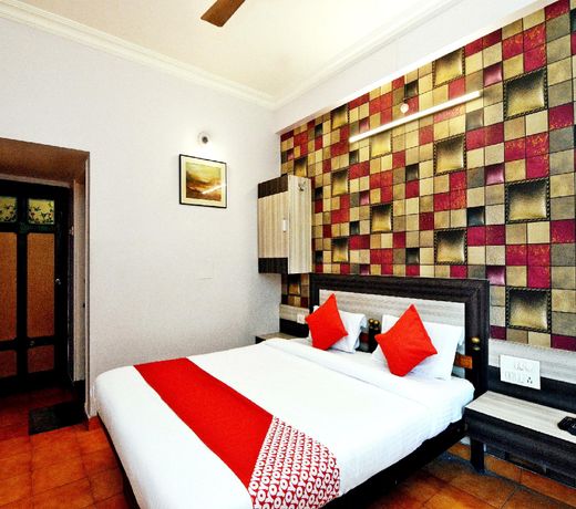 Flagship 22643 Hotel Majestic Deluxe Lodging