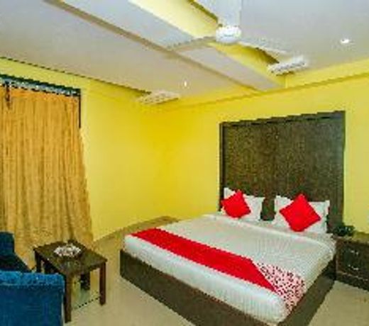 OYO 25121 Bns Lodge
