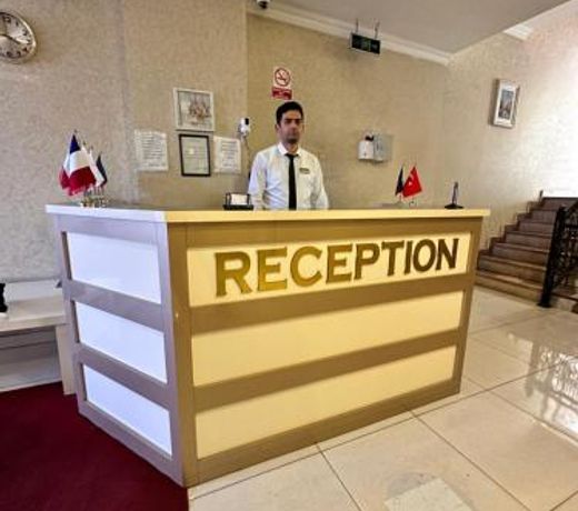 Eleon Hotel