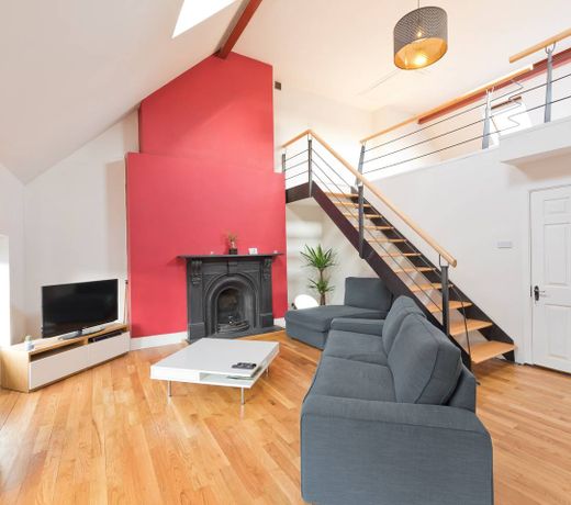 Sleeps 7 - 5 minute walk to Temple Bar !